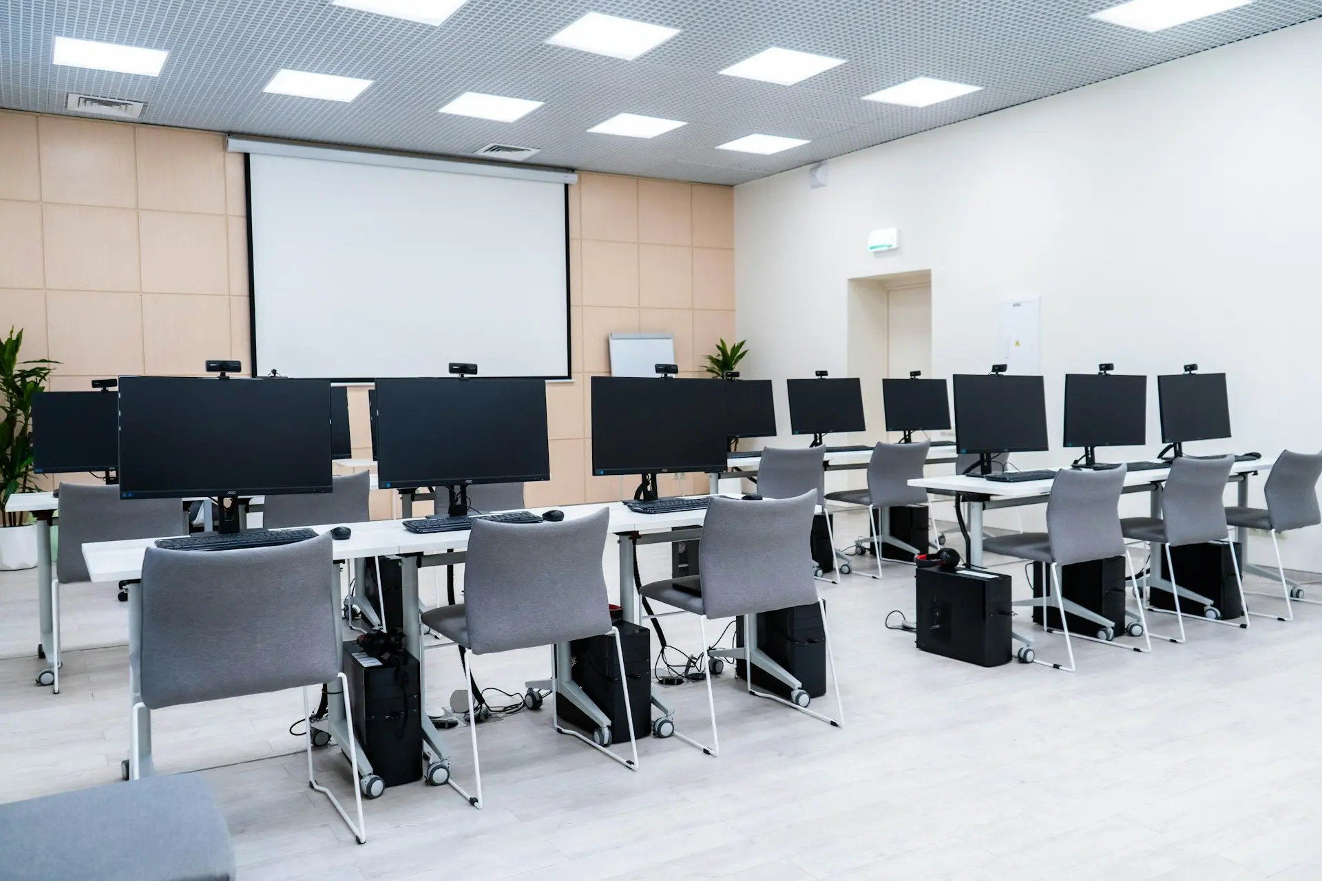 marcas reconocidas (Dell, HP, Lenovo)